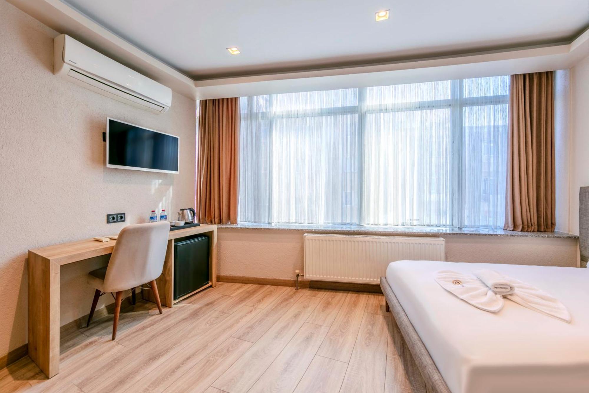 เอวิม โฮเทล Hotel คอร์ลู ภายนอก รูปภาพ